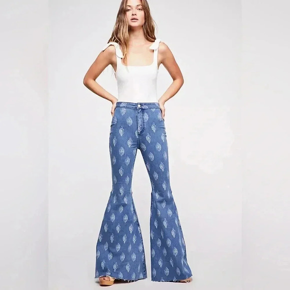 We The Free Denim - We the Free Bohemian Just Float On Flare Jeans Free People Sz 26